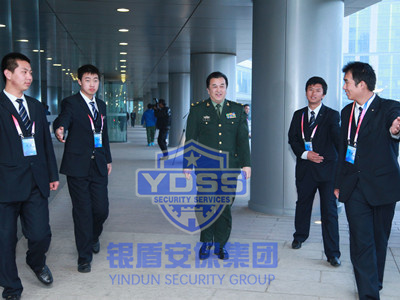 银盾集团为-黄宏-提供安全护卫服务